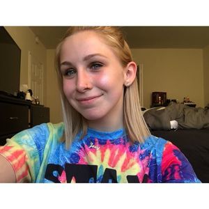 Meet your Posher, Leanne